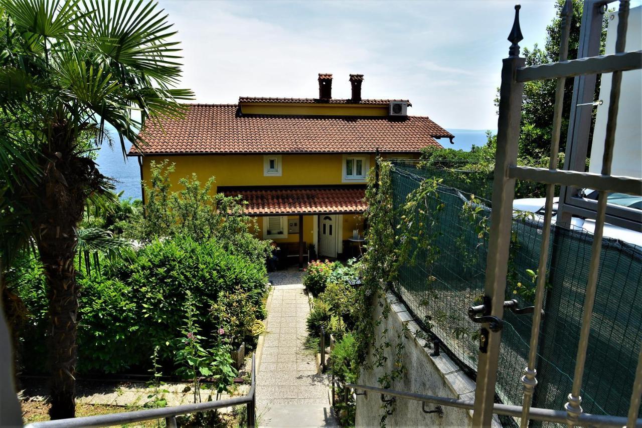 Apartments And Rooms Vila Irma Abbázia Kültér fotó