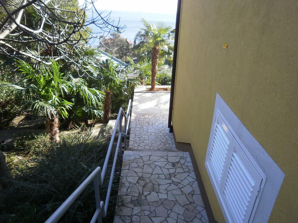Apartments And Rooms Vila Irma Abbázia Kültér fotó